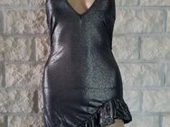 Glänzendes asymmetrisches Neckholder Mini Kleid - Espenau