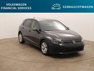 VW Golf, 2.0 TDI Life 85kW, Jahr 2021 - Braunschweig