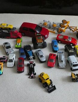 Verschiedene Spielzeug Autos ab 2 € - Chemnitz