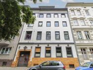 Bezugsfreie, renovierungsbedürftige 4-Zimmer-Wohnung mit Gemeinschaftsgarten - Berlin