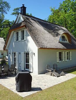 Neuwertiges Reetdachhaus mit Sauna im Fischerdorf Zirchow - Zirchow