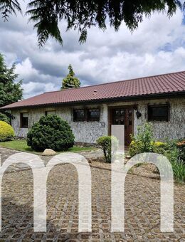 Much Hündekausen: 1 Bungalow + 4 Garagen + 1 Baugrundstück - Much