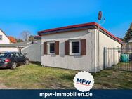 Kleinhaus zur Sanierung oder Grundstück zur Wohnbebauung - Berlin