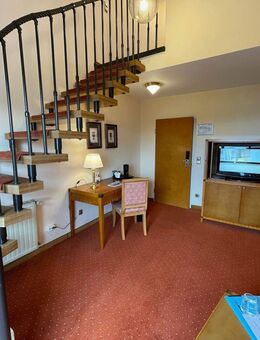 Kapitalanlage in Saarbrücken: Maisonette-Apartment mit TG-Stellplatz als Teil eines 4*-Hotels - Saarbrücken