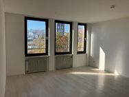 Glockenbachviertel - Großzügige, helle 3-Zi.-Wohnung mit Einbauküche - München