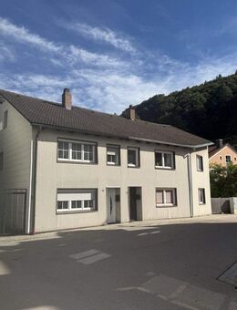 Gepflegte Bausubstanz mit viel Platz - ideal als Unterkunft für Handwerker oder große Familien - Mörnsheim