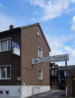 Komplett bezugsfreies Zweifamilienhaus mit kleiner Halle - Dortmund