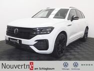 VW Touareg, 3.0 TDI R-Line, Jahr 2023 - Solingen (Klingenstadt)