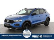 VW T-Roc Sport 2.0 TSI DSG 4-Motion, Black Style,Pano,Kamera, 19-Zoll schwarz - Neukirchen (Bayern)