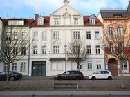 Traumhafte 1-Zimmer-Wohnung im herrschaftlichen Altbau direkt am Schillerplatz in Bahnhofsnähe - Wittenberge