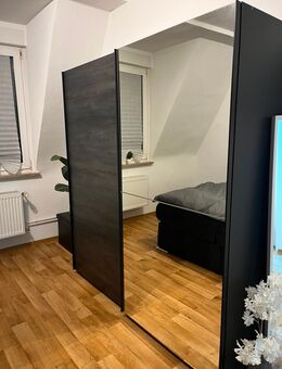 Kleiderschrank B/H/T: ca. 180x198x64 cm - Nürnberg