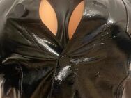 DWT in Lack / Latex / PVC sucht - Hamburg