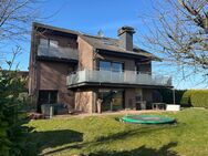 Provisionsfrei - Charmantes Zweifamilienhaus mit Doppelgarage und Fernblick ! - Werne