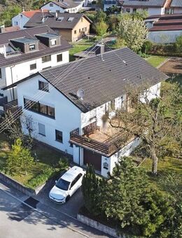 Gepflegtes Einfamilienhaus mit großem Garten, Garage und Erweiterungsmöglichkeit im DG - Neudenau