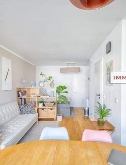 IMMOBERLIN.DE - Frisch sanierte Wohnung mit Balkon & Lift in beliebter Lage - Berlin