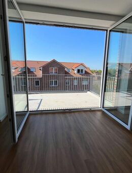 Charmante 3-Zimmer-Dachgeschosswohnung mit viel Platz und Licht- Balkon- - Garding