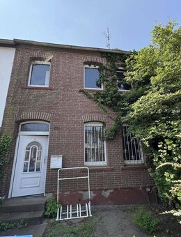 Sanierungsbedürftiges Reihenendhaus in zentraler Lage von Uelzen zu verkaufen ! - Uelzen