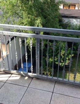 Einbauküche, Aufzug und Balkon! Tolle 2-Raumwohnung zu vermieten! - Leipzig