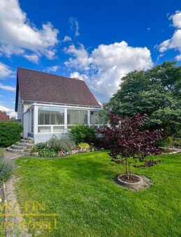 Großzügiges Einfamilienhaus mit Wintergarten und Doppelgarage in ruhiger Lage von Weißwasser - Weißwasser (Oberlausitz)