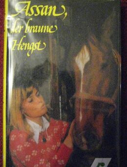 Schöne Pferdegeschichte „Assan, der braune Hengst“ von Adam Maria Antonie in sehr gutem Zustand, J. Richter Verlag, 141 Seiten, stammt aus 1984, ISBN: 3536015875, zum Schutz für weiteren Gebrauch schon eingebunden, 4,- € - Unterleinleiter