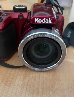 Neuwertige Kodak PixPro AZ401 Digitalkamera (Dunkelrot) - Berlin Friedrichshain-Kreuzberg