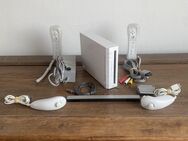 Nintendo Wii Konsole weiß Kabel 2 Remote Controller & Nunchuks - Bergisch Gladbach