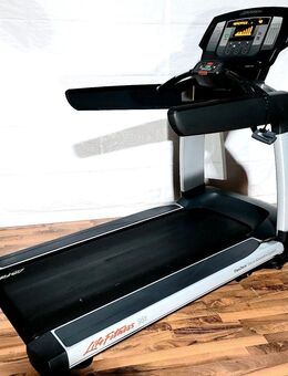 Life Fitness Laufband 95T - Studioqualität, top gewartet - Ergoldsbach