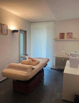 Wellnessmassagen in wohliger Atmosphäre - Berlin