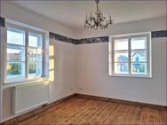 Modernisierte und restaurierte 3-Zimmer-Altbauwohnung mit Balkon in Kienberg - Kienberg