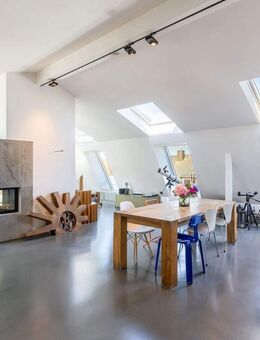 Toplage Nähe Gärtnerplatz: Lichterfüllte 4-Zimmer-Loftwohnung mit Traumblick - München