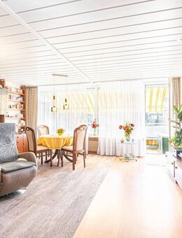 Helle und möblierte 2-Zimmer-Wohnung mit Balkon in Garching bei München - Garching (München)