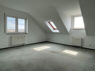 TOP BEZUGSFREI, Lichtdurchflutete 2-Raum-Dachgeschosswohnung inkl. 2 TG Stellplätze zu verkaufen!!! - Naunhof