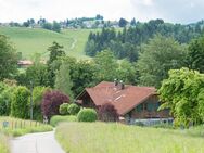 Landhaus (bis zu 4 Whgen) + Blockhaus als Atelier, Büro, Werkstatt, viele Parkplätze möglich - Scheidegg