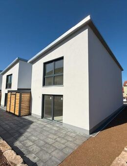 Neubau-Erstbezug: Modernes Einfamilienhaus zu vermieten - Altenkunstadt