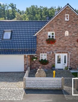 Exklusives Anwesen! Stilvolles Einfamilienhaus mit eindrucksvollen Nebengebäuden und großem Garten - Eschenbach (Oberpfalz)