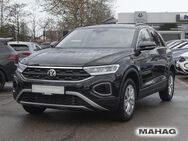 VW T-Roc, 1.5 TSI MOVE, Jahr 2023 - München