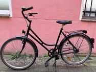 Schickes Fahrrad mit Rücktrittbremse und fahrbereit - Berlin Neukölln