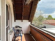 4,5 Zimmerwohnung mit sonnigem Balkon und Carport in ruhiger Wohnlage ! - Kitzingen