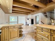 Großzügiges Haus mit Garten, Dachterrasse, sechs Zimmern und neuer Heizung - Neufahrn (Niederbayern)