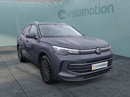 VW Tiguan, 2.0 Life TDI IQ Drive, Jahr 2024 - München