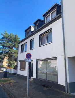 Investment Nähe Schloß Benrath (6 Wohnungen und 4 Garagen) Vollvermietung ! - Düsseldorf
