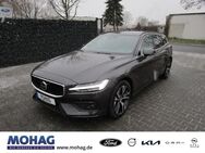 Volvo V60, Kombi B3 Benzin EU6d Core digitales Sitze, Jahr 2023 - Gelsenkirchen