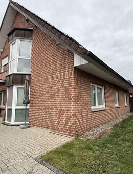 IMMOBILIEN GUMNIOR präsentiert: 4-Zimmer Erdgeschosswohnung mit kleinem Garten im Zentrum von Neuenkirchen - Neuenkirchen (Nordrhein-Westfalen)