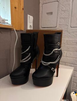 High Heels 41 neu in OVP - Großefehn
