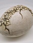 Herbstdeko Keramik Ei verziert grau 10cm breit und 9cm hoch in 45259