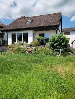 Großzügiges EFH mit sep. ELW und Garage in familienfreundlicher Lage in Altenstadt OT. - Altenstadt (Hessen)