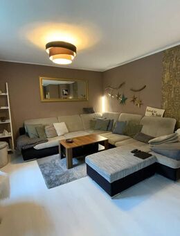 Moderne 5-Raum-Wohnung in Sömmerda - Erdgeschoss mit Balkon, Stellplatz und drei Bädern - Sömmerda