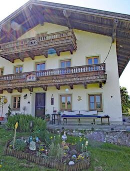 Landschaftlich reizvoll gelegener Bauernhof mit Ausbaugenehmigung zum Mehrfamilienhaus - Rohrdorf (Bayern)