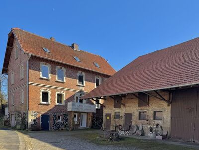 Ihr eigenes kleines Wohnparadies! Bezauberndes Anwesen für naturliebende Großfamilien - Felsberg-OT
