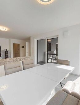 Mehr Platz für mehr Leben - neuwertige 5-Zimmer-Wohnung mit Balkon & Doppelgarage - Leingarten